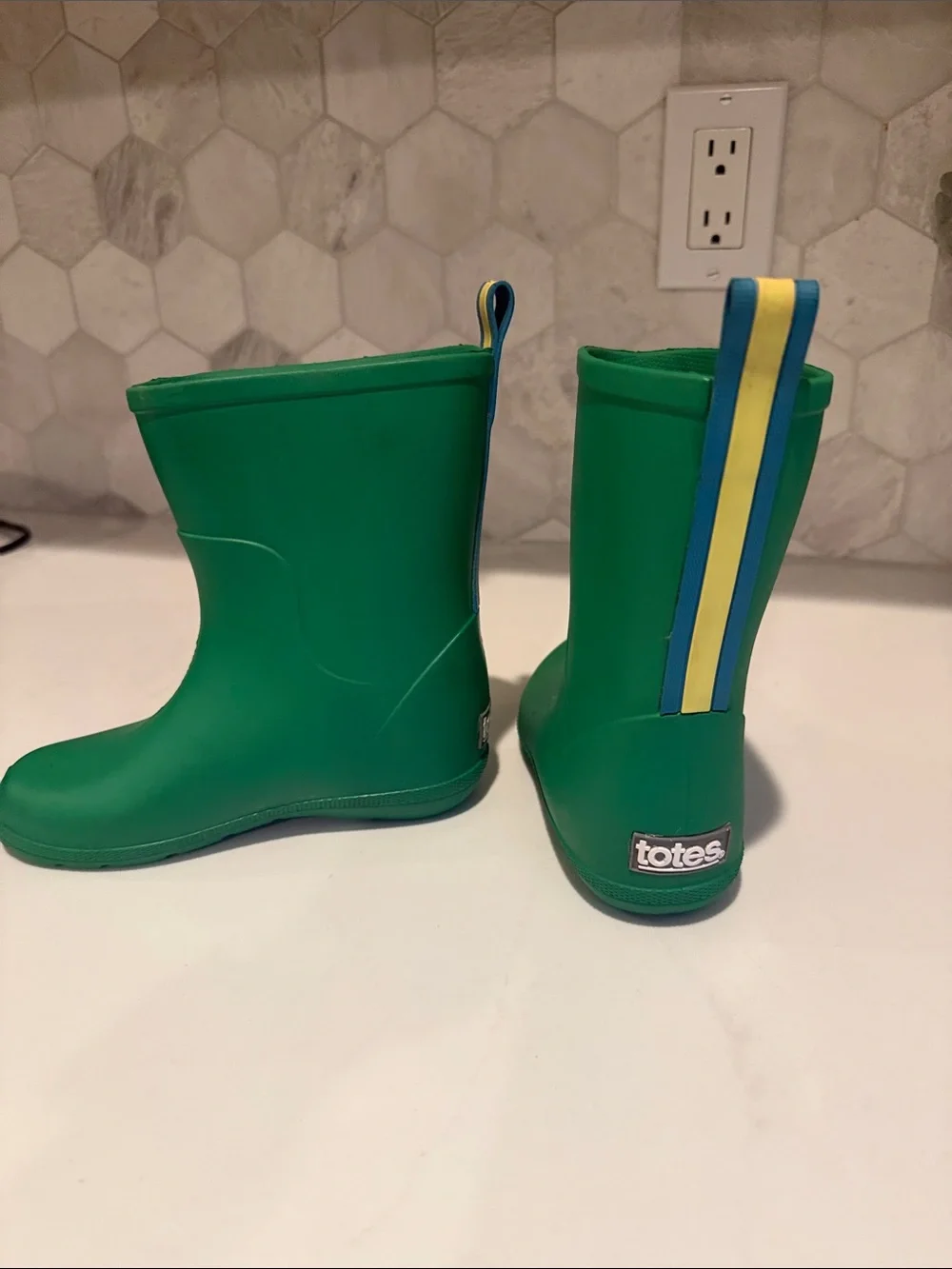 Totes Kids Green Rain Boots size 11/12 Excellent condition
